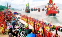Nguyễn Thị Vân Anh. Lễ hội truyền thống và những thách thức trong đời sống đương đại