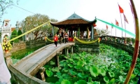 Lê Văn Minh. Đồng bằng sông Hồng phát triển sản phẩm du lịch đặc thù